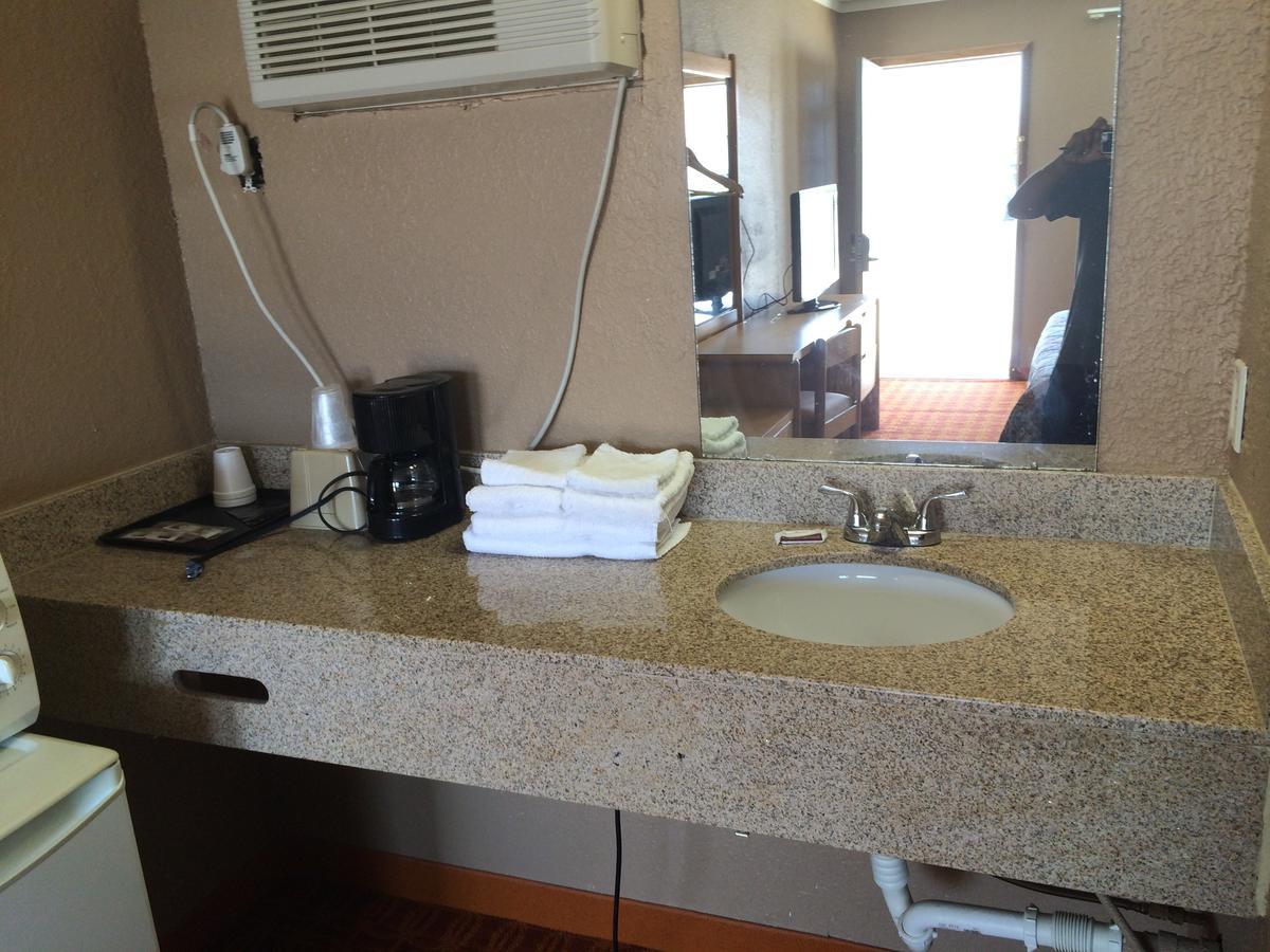 Lake Shore Motel Mannford Bagian luar foto